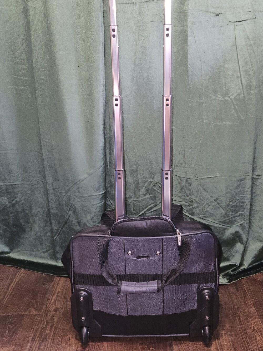 Delsey Rolling Lightweight Laptop Underseat Bag - Picture 3 of 8